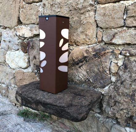 Outdoor floor lamps - BNS 011 solar pathway light - LYX LUMINAIRES