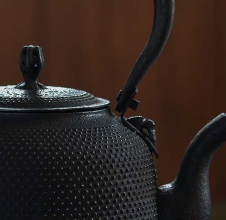 Objets design - Théière en fonte japonaise - SOPHA DIFFUSION - MAISON JIKI