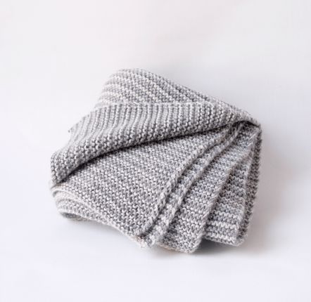 Throw blankets - FRAN. Luxurious Hand-knitted Alpaca Blanket. - SOL DE MAYO