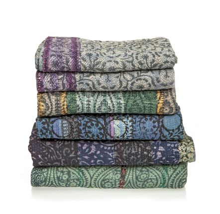 Throw blankets - Plaids - Kantha Sari artist - VAN VERRE