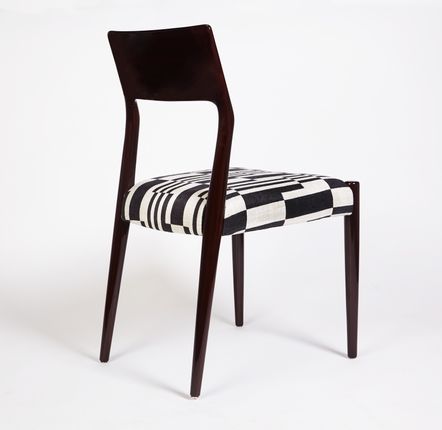 Chaises pour collectivités - Chaise salle à manger Bossa, Acajou laqué, assise tissu, option COM - DUISTT