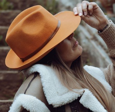 Chapeaux - CHAPEAU FEUTRE lien cuir + tricot - TRAVAUX EN COURS...