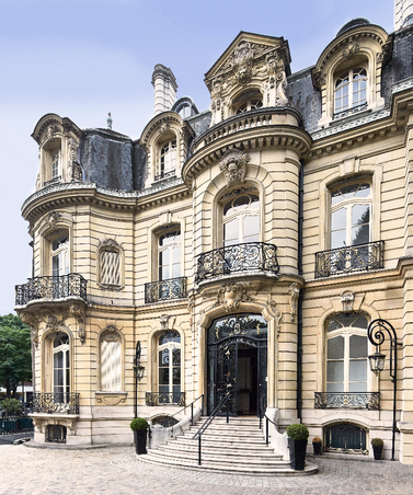  - Artcurial Auction House