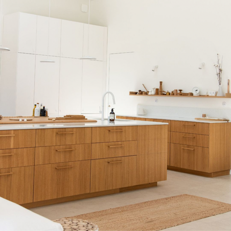  - Îlot central en chêne naturel