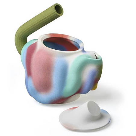  - Théière Teapot, Laureline Galliot (née en 1986), France, 2017. Sculpture digitale/volumes peints, impression 3D. Inv. 2019.48.1.1-2 © Photo Les Arts Décoratifs / Christophe Dellière