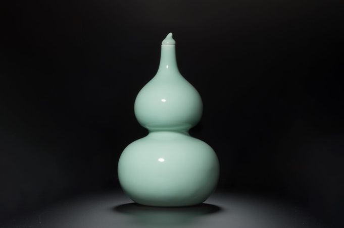  - Grand vase en forme de gourde double Porcelaine, couverte céladon pâle