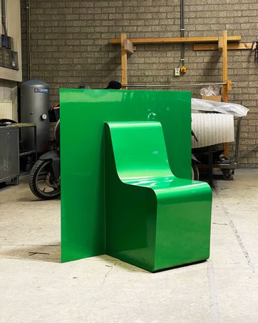  - THERMOFORMING CHAIR