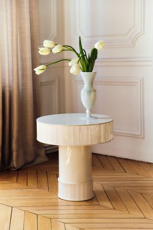  - FLOW Table en gypse & laque