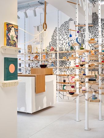  - Concept store HIS Paris