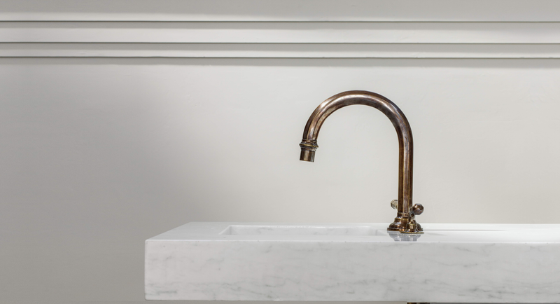  - van Cronenburg - Orleans Spout Deck Mounted