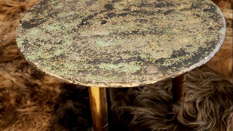 XAVIER LAVERGNE ATELIERS - Meadow table from our Bio-Stars collection, on a Norki carpet.