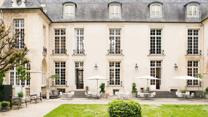 INSTITUT SUEDOIS - Array