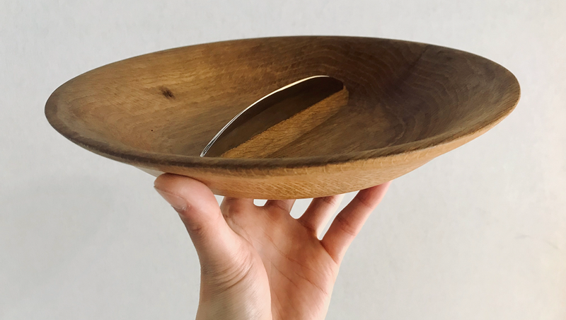 RICKIE CHEUK - Assiette en chêne