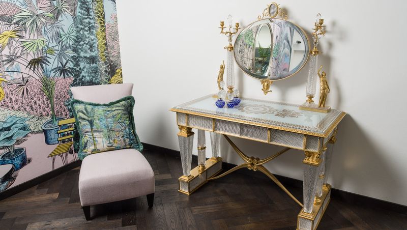 CHÊNE DE L'EST - PLANCHER D’AUTREFOIS - DISTRESSED FRENCH OAK  IN PA 87 & PA 95 - New finishing