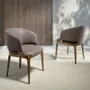 Chaises - Chaise de salle à manger tapissée en similicuir et cadre en frêne couleur noyer - ANGEL CERDÁ