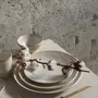 Plats et saladiers - Assiettes SUN. Céramiques portugaises. Ivoire avec bordure dorée - SOWL