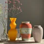 Vases - Grand vase vintage rose à motifs de fleurs stylisées jaunes et vertes H25 - OFFICE OBJETS
