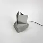 Lampes de bureau  - Lampe de table sculpturale [ESSENCE] - CASE STUDIOS