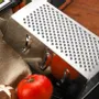 Couteaux - Râpe à fromage et légumes - 4 coloris disponibles - SOSTRAW & SMARTTHINGS