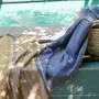 Serviettes de bain - FOUTA EN COTON BIOLOGIQUE - Collection SAND- Couleur SABLE & BLEU IMPERIAL - KARAWAN AUTHENTIC