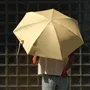 Cosmétiques - Mini parapluie-ombrelle anti-UV double protection – Jaune Lin – LUMEN - ANATOLE