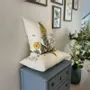 Coussins textile - Housse de coussin avec des fleurs jaunes – 100 % lin. 50 x 50 cm - KOUSTRUP & CO