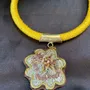 Bijoux - Collier brodé à la main - FIL MAIN