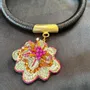 Bijoux - Collier brodé à la main - FIL MAIN