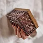 Cristallerie - Boîte à bijoux en cristal avec un couvercle en bois Slate - PEKALLA CRISTAL GLASS