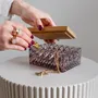 Cristallerie - Boîte à bijoux en cristal avec un couvercle en bois Slate - PEKALLA CRISTAL GLASS