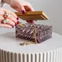 Cristallerie - Boîte à bijoux en cristal avec un couvercle en bois Slate - PEKALLA CRISTAL GLASS
