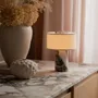 Lampes de bureau  - Auríe Portable Lamp in Linen & Calacatta Viola Marble - BLOSSHOLM