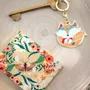 Cadeaux - Bracelets, Pins, porte-clés, éventails et miroirs de sacs - HIRONDELLES & CIE BY MAISON ROYAL GARDEN