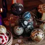 Guirlandes et boules de Noël - Boules et étoiles décoratives - LE MONDE SAUVAGE BEATRICE LAVAL