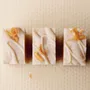 Cosmétiques - Savon bio exfoliant - Cire d'abeille & Agrumes - NOUS LE SAVONS