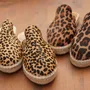 Chaussures - Des chaussons avec du mordant : devenez la reine de la jungle urbaine - ATELIER COSTÀ
