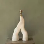Lampes de table - Lampe inférieure en céramique fabriquée à la main, pièce unique - STUDIO WILD ORANGE