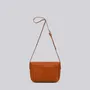 Sacs et cabas - Barney - Sac à bandoulière de taille moyenne en cuir brun grainé - MIMI BERRY