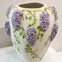 Vases - Vase en porcelaine à décor de glycine en relief - PORCELLANE SBORDONE