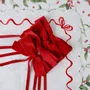 Sets de table - Sets de table brodés Red Christmas Bows – Collection textile festive - ROSEBERRY HOME