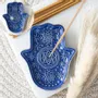 Senteurs - Porte-encens et vide-poches bleu foncé en forme de main de Hamsa - SOMETHING DIFFERENT WHOLESALE