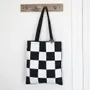 Sacs et cartables - Sac fourre-tout en polycoton à motif damier avec badge en forme de cœur émaillé - SOMETHING DIFFERENT WHOLESALE