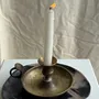 Bougeoirs et photophores  - Bougeoir à main doré ancien noirci H8 D13,5 - OFFICE OBJETS