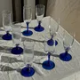 Verres à pied - Lot de 8 flûtes à champagne pied bleu dépareillées - OFFICE OBJETS