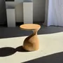 Tables basses - Sexy Neck - Bout de canapé en bois massif (monoxyle) couleur naturelle - OFFICE OBJETS
