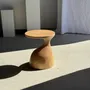 Tables basses - Sexy Neck - Bout de canapé en bois massif (monoxyle) couleur naturelle - OFFICE OBJETS