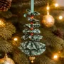 Guirlandes et boules de Noël - Décoration artisanale en forme d'arbre - I WAS A SARI