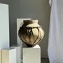 Objets de décoration - Très grand pot en terre cuite gris clair à anses et croisillons - OFFICE OBJETS