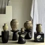 Objets de décoration - Grand vase à double anses ovoïde à stries en relief gris beige H42 D28 - OFFICE OBJETS