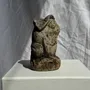 Accessoires de déco extérieure - Petite grenouille sculpture de pierre calcaire balinaise au couvre-che - OFFICE OBJETS